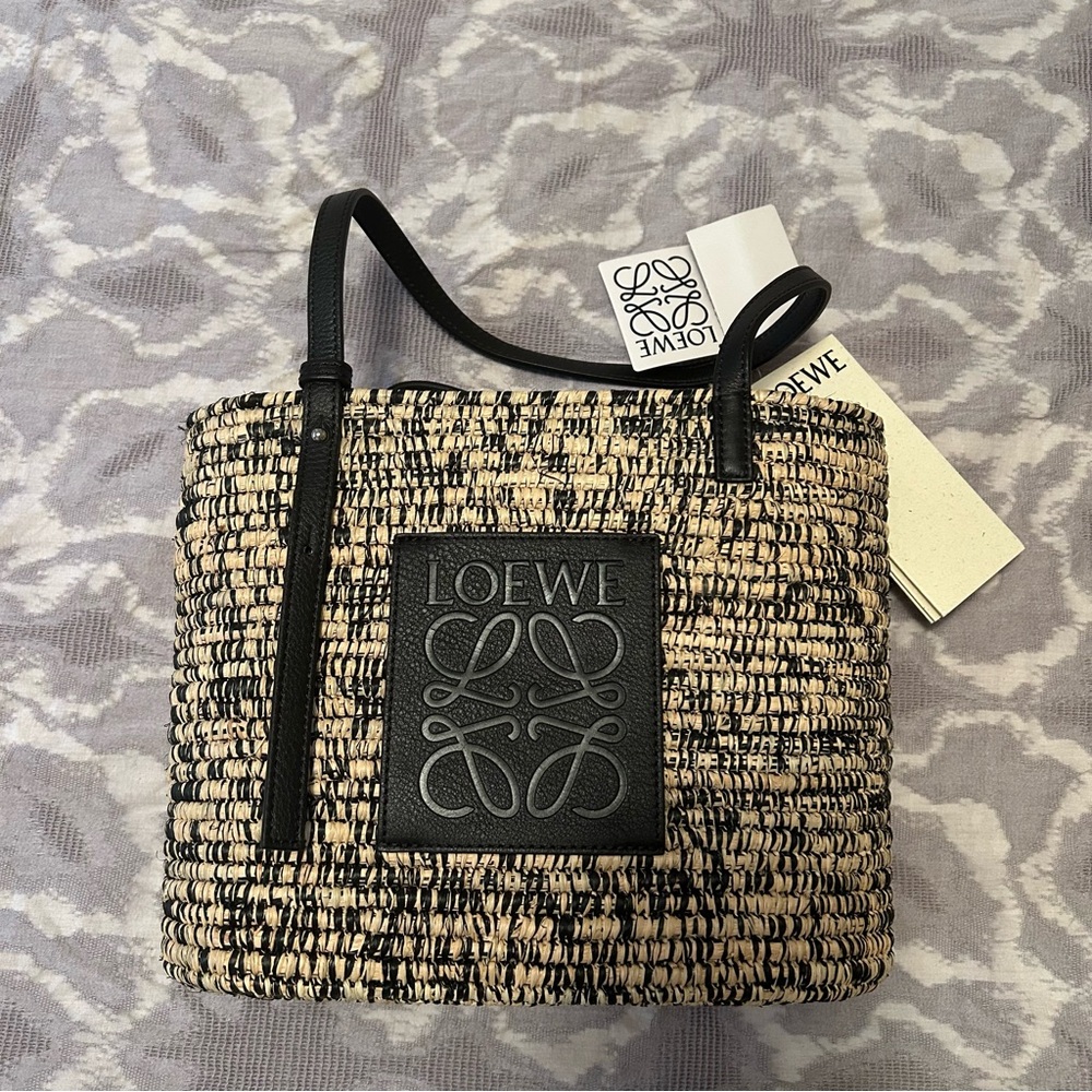 Authentic Loewe Black and Cream Woven raffia/leather small basket bag NWT! - Picture 3 of 12